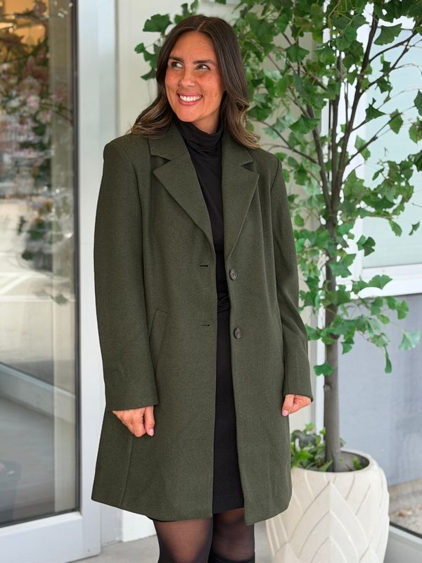 CLAUDIA KÅPE  - OLIVEN