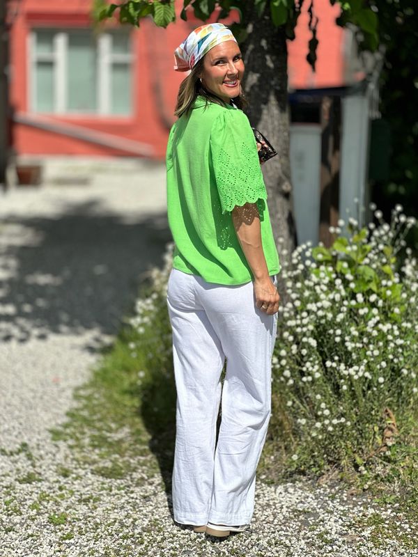 LARA BLUSE - BUD GREEN