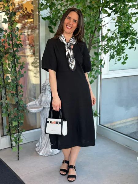 Hovedbilde LAVA KJOLE V-HALS - SORT