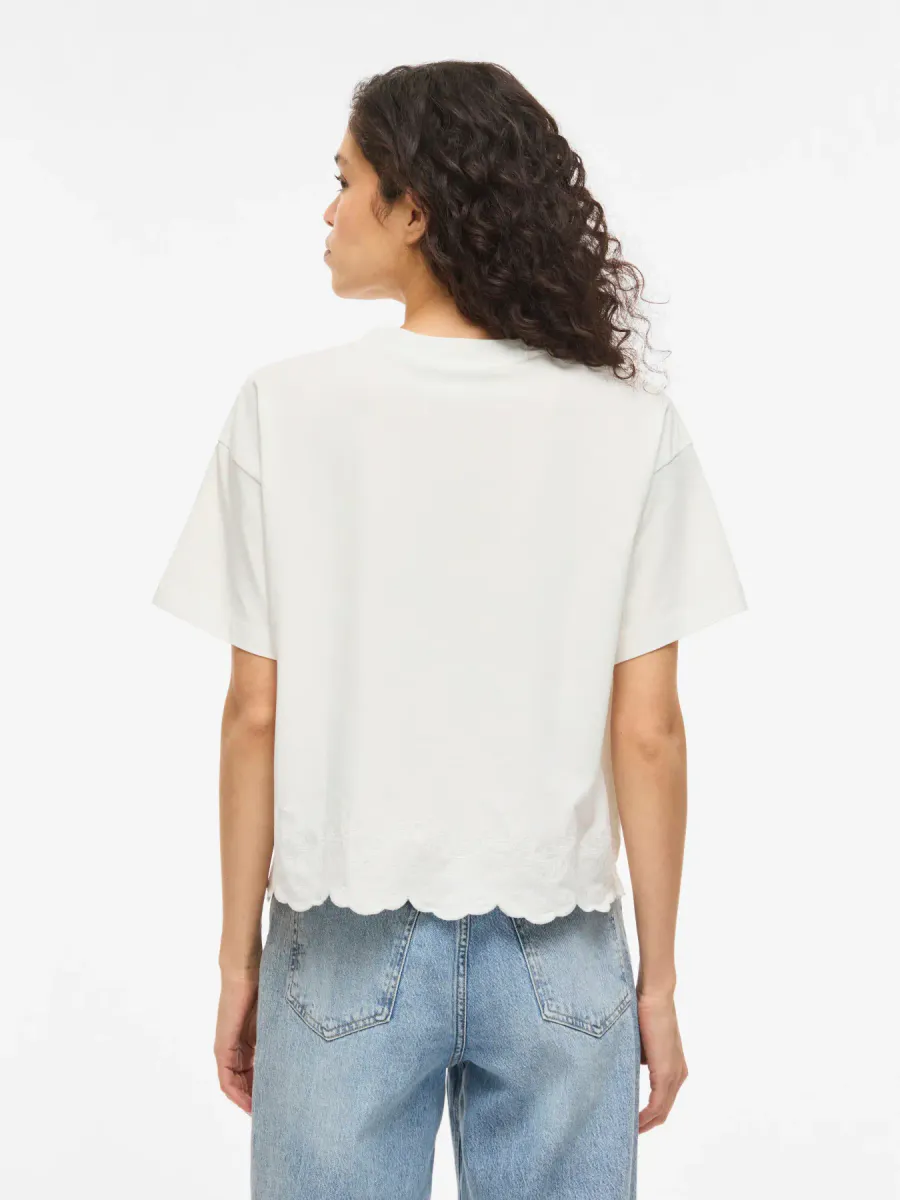 NORANI T-SHIRT M/ EMBROKANT - HVIT