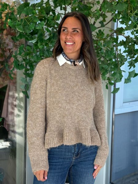 Hovedbilde BOWS KNIT GENSER M/VOLANG - CAMEL MELERT
