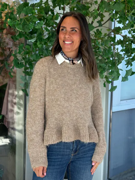 Hovedbilde BOWS KNIT GENSER M/VOLANG - CAMEL MELERT
