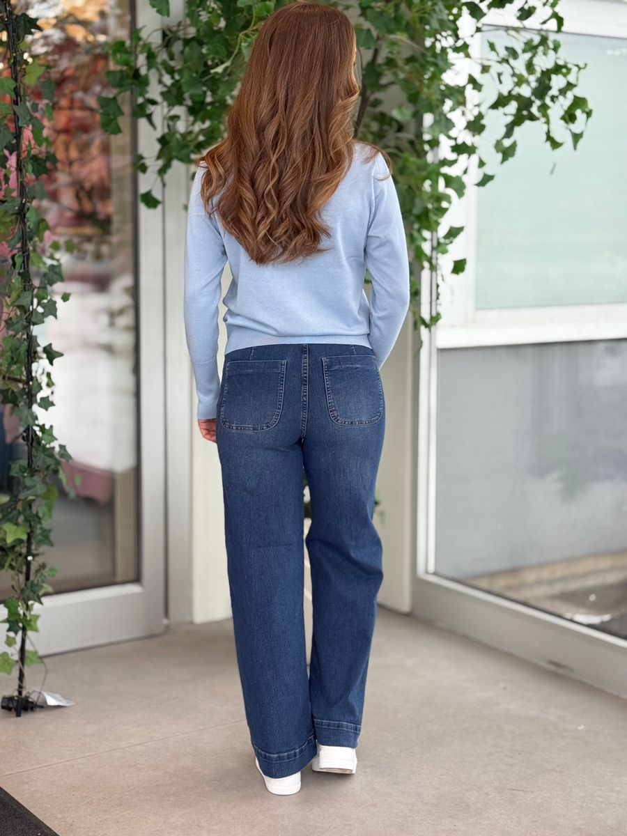 KATIE GENSER M/RUND HALS - LYS BLÅ