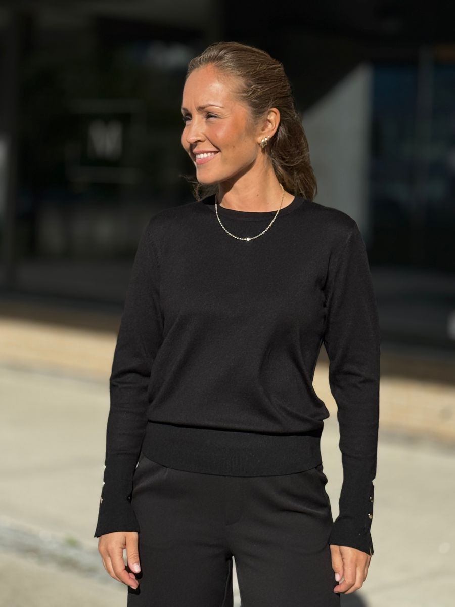 KATIE GENSER M/RUND HALS - SORT