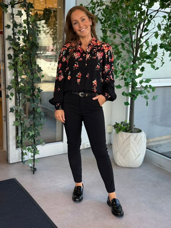 ELMA BLUSE FLOWER - SORT