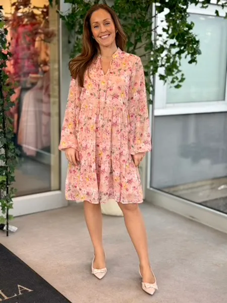 Hovedbilde FALIA KJOLE PAISLEY - ROSA PRINT