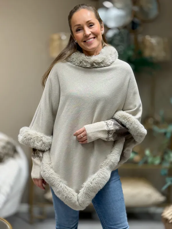 PONCHO M/LUREX & FAKE FUR - SAND