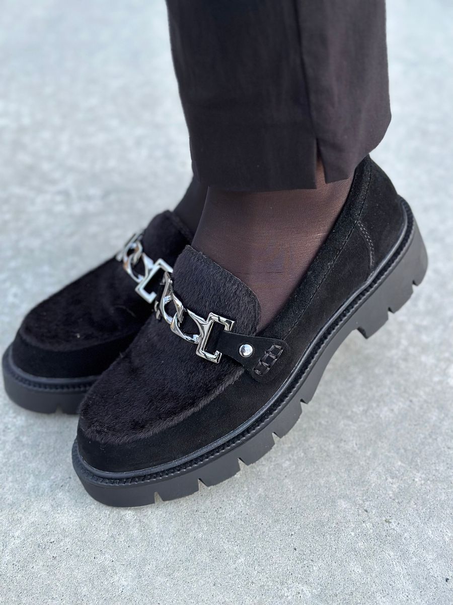 LOAFER I SKINN M/SPENNE - SORT