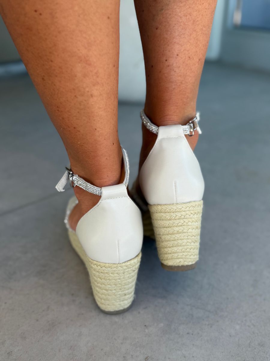 SANDALETT M/KILEHÆL & STRASS - CREAM
