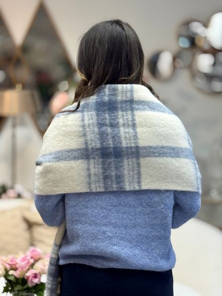 Hovedbilde MIMI SKJERF - CREME/JEANSBLÅ