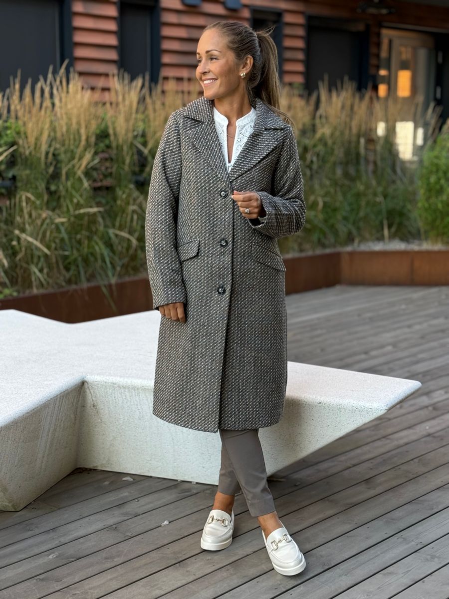 NADIM KÅPE - MULDVARP / MOONBEAM