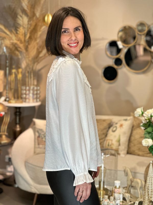 LOLIA BLUSE M/EMBRO - OFFWHITE