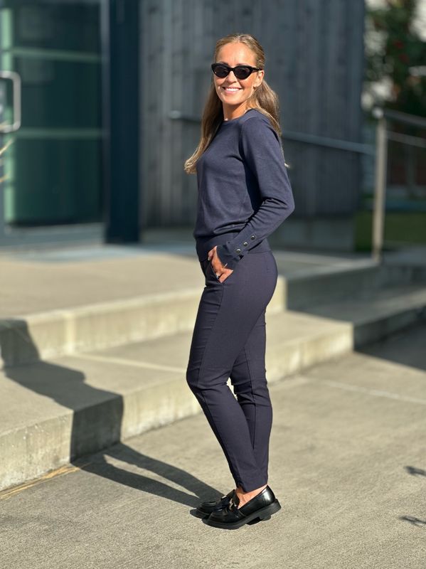 KATIE GENSER M/RUND HALS - SALUTE