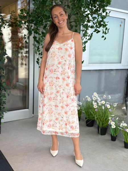 Hovedbilde EMMA STROPPE KJOLE FLOWER - CREAM