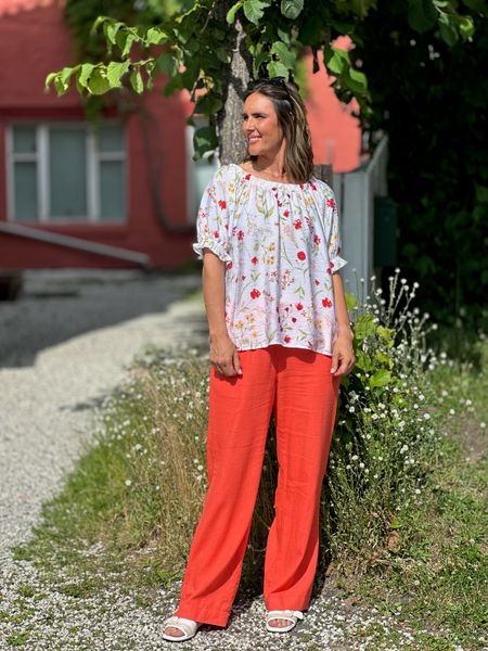 Hovedbilde MELE FLOWER TOPP - HVIT/CORAL