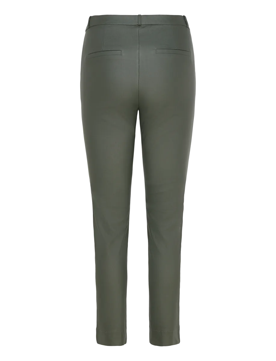 SOLVEJ CHINOS BUKSE COATED - OLIVEN