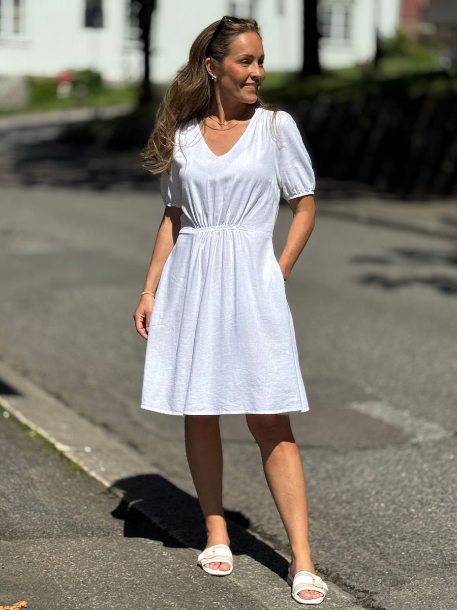 LAVA LIN/VISCOSE KJOLE V-HALS - HVIT