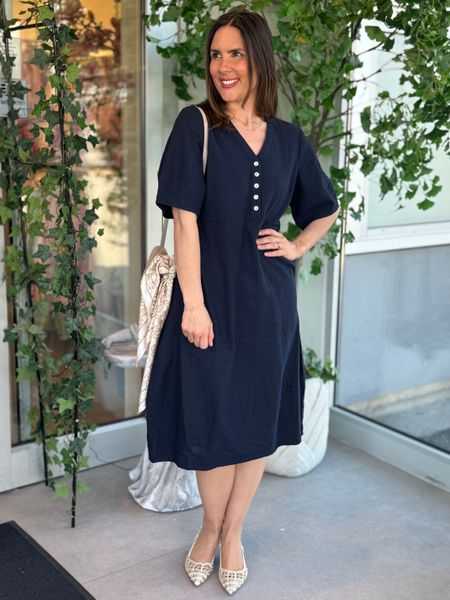 Hovedbilde LAVA KJOLE V-HALS - NAVY