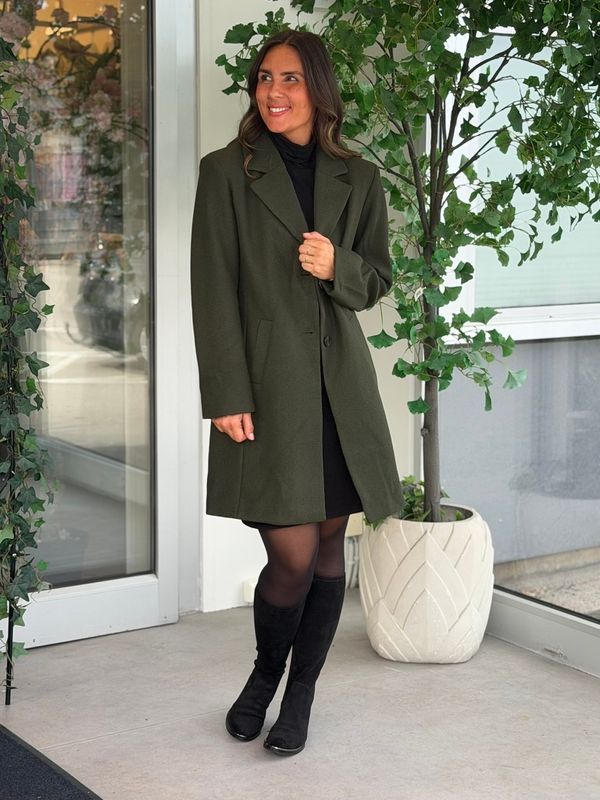 CLAUDIA KÅPE  - OLIVEN