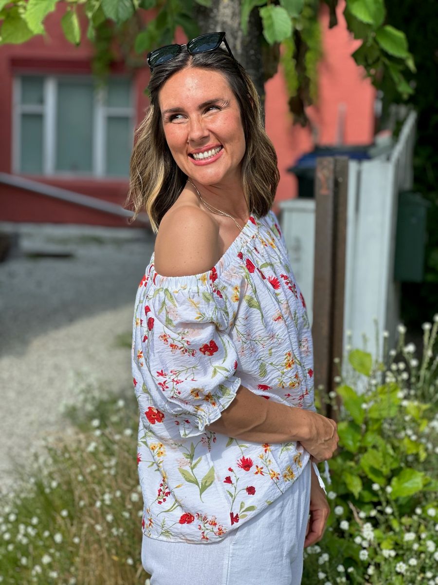 MELE FLOWER TOPP - HVIT/CORAL