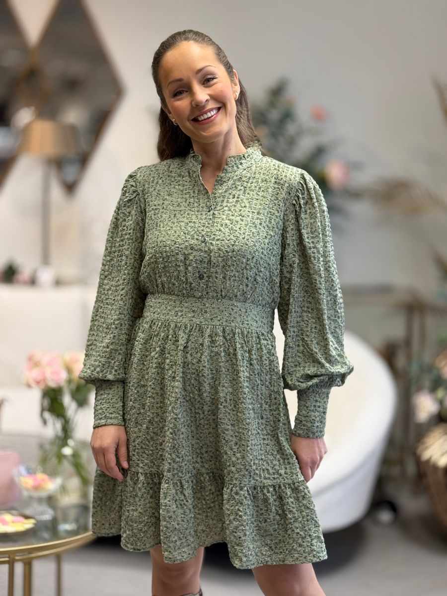 NOELLE KJOLE M/BLOMSTER - GRØNN