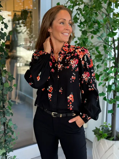 Hovedbilde ELMA BLUSE FLOWER - SORT