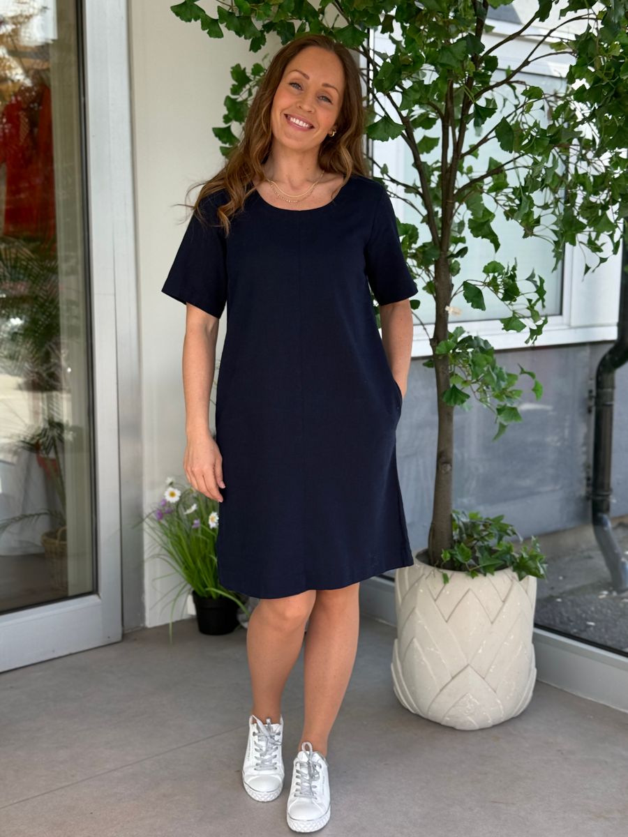 LAVA KJOLE M/KNAPPER BAK - NAVY