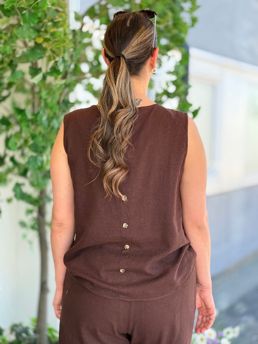 LAVA LIN/VISCOSE TOPP M/KNAPPER BAK - BRUN