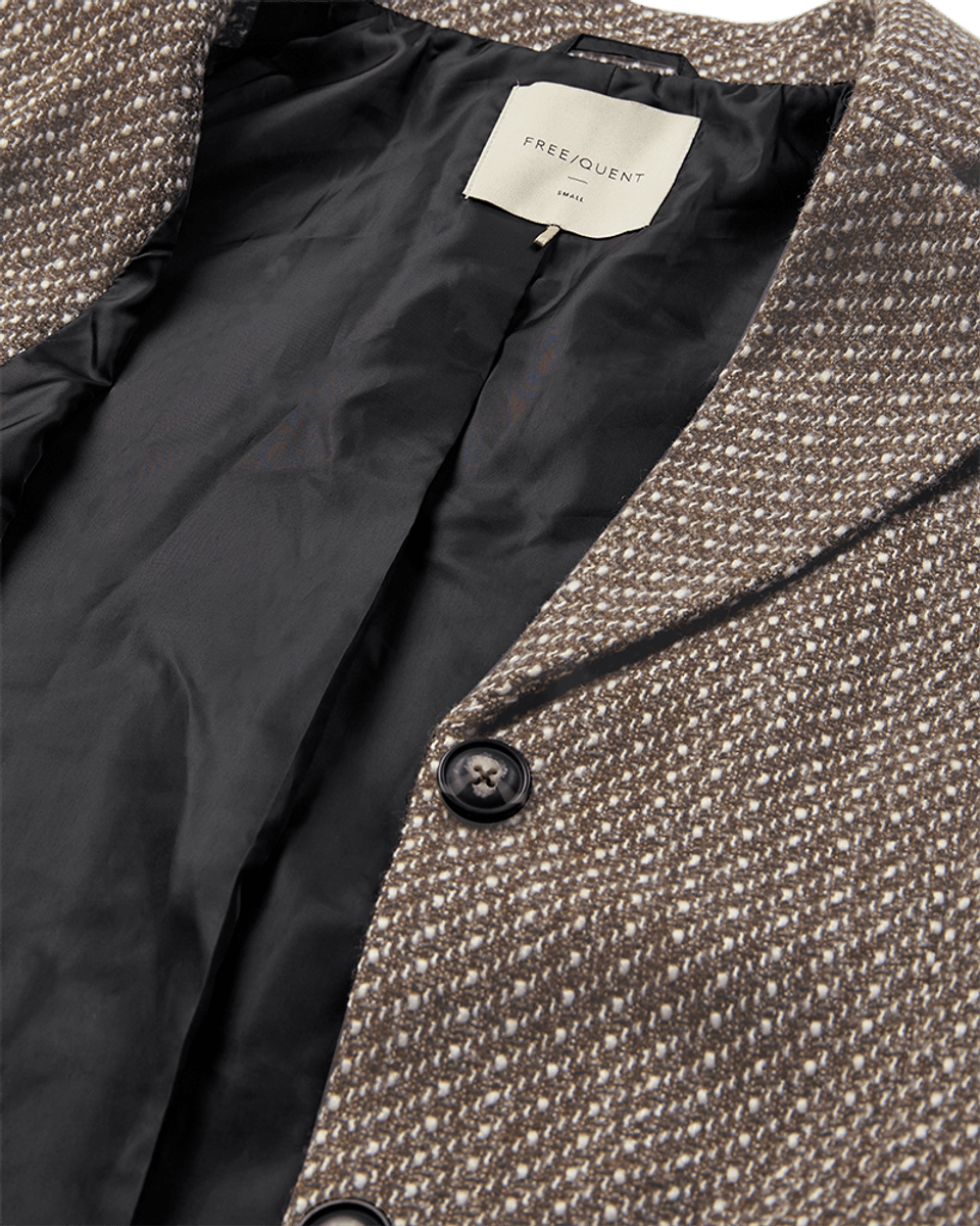 NADIM KÅPE - MULDVARP / MOONBEAM